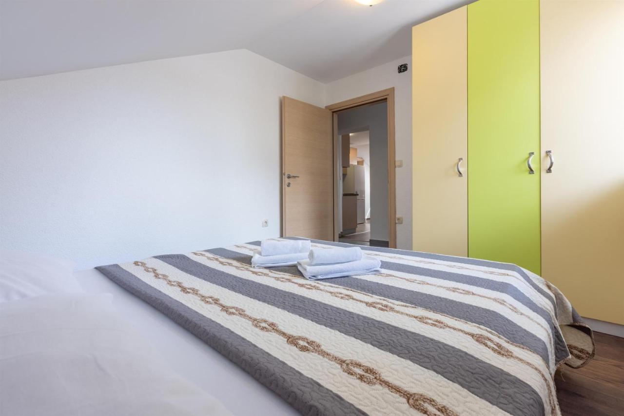 Apartments Mirela Crikvenica Esterno foto