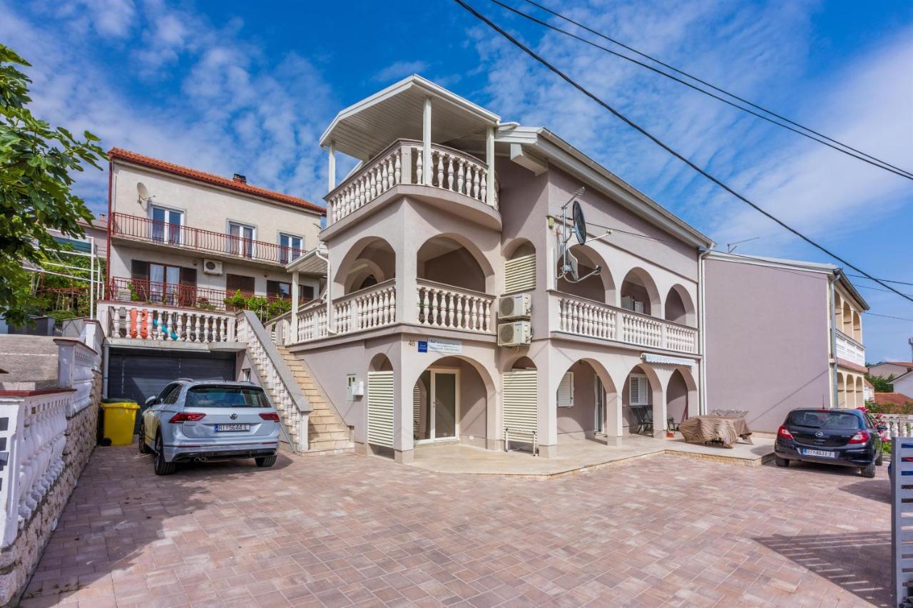 Apartments Mirela Crikvenica Esterno foto